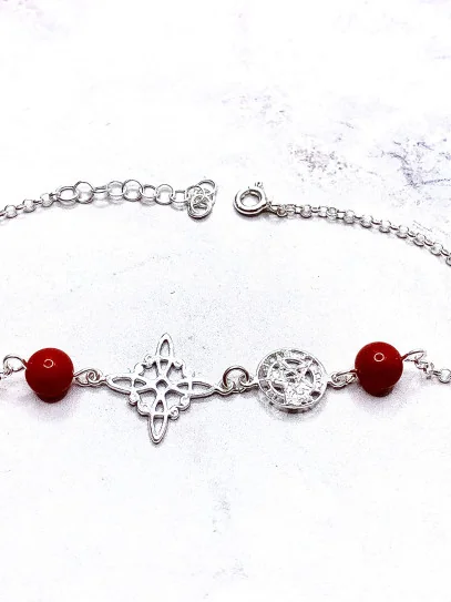 Pulsera triple protección de plata: Nudo de Bruja y Tetragramatón con Coral