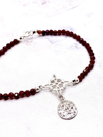 Sacred Triple Protection Bracelet 🔮 Silver · Witch's Knot · Tetragrammaton · Garnet