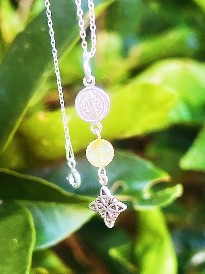 Collar triple protección de plata: Nudo de Bruja y San Benito - Citrino rutilado