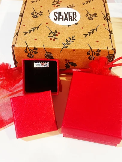 Caja roja para regalo ✨ Estuche Corazón Carmesí - Anillos y pendientes