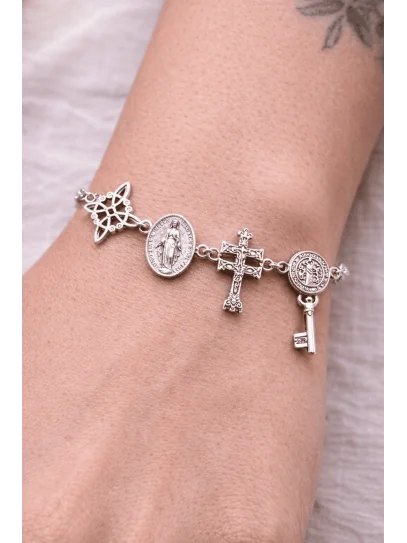 Pulsera 4 protecciones: Cruz de Caravaca, Medalla de la Milagrosa, Nudo de Bruja y San Judas Tadeo
