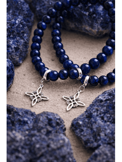 'Elly' Bracelet with Witch's Knot and Blue Tiger's Eye 6mm | Protection, abundance