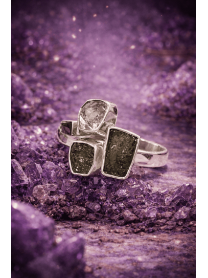 Anillo Triple Dualidad Cósmica ✨ de Moldavita y Cuarzo Hérkimer | Protección