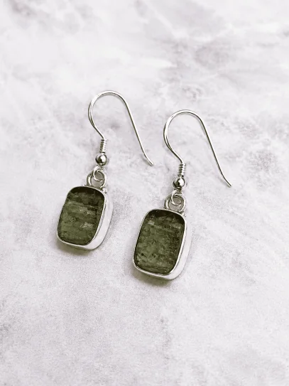 ✨ Green Nebula Earrings made of certified Moldavite 💚 and silver