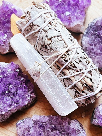 Kit limpieza energética y purificación del hogar - Selenita, Palo Santo y Salvia blanca