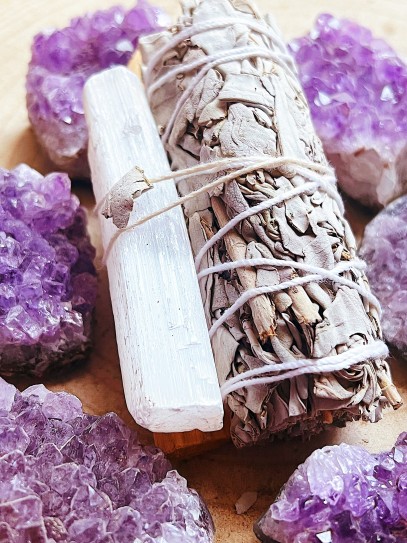 Kit limpieza energética y purificación del hogar - Selenita, Palo Santo y Salvia blanca