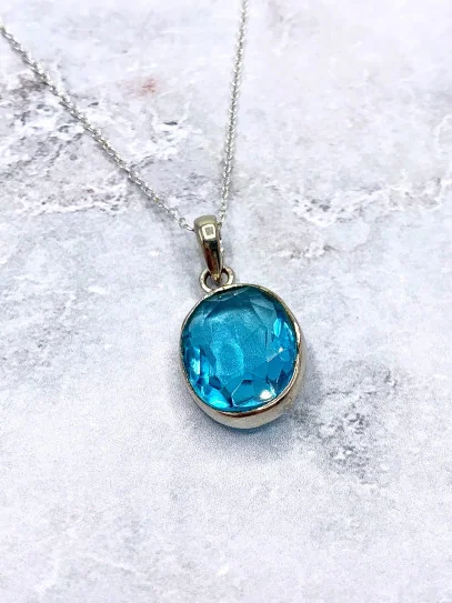 Blue Topaz 'Monroe' necklace