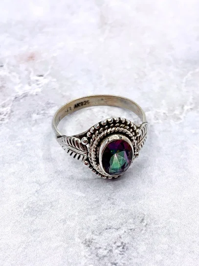 Anillo 'Indiana' de Topacio Místico