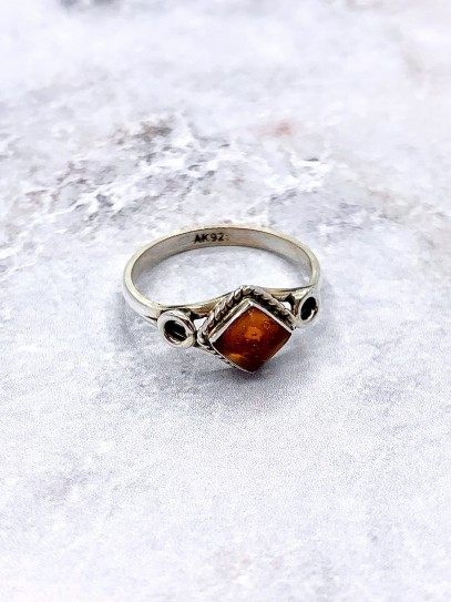 Amber 'Jungle' ring