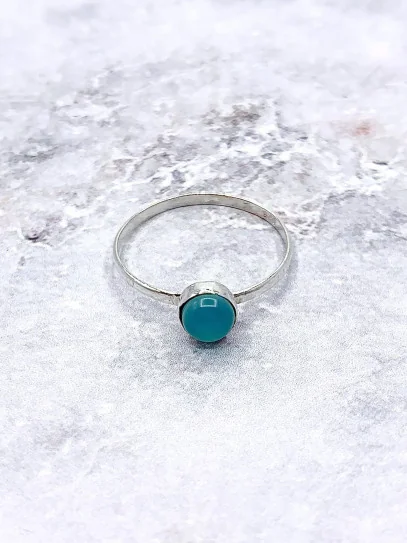 Anillo 'Indira' de Calcedonia