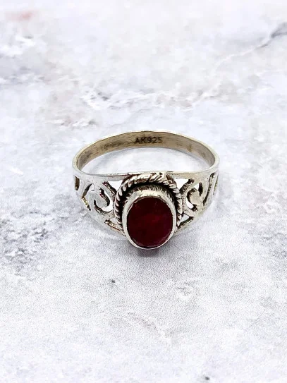 Anillo 'Ethnic' de Rubí