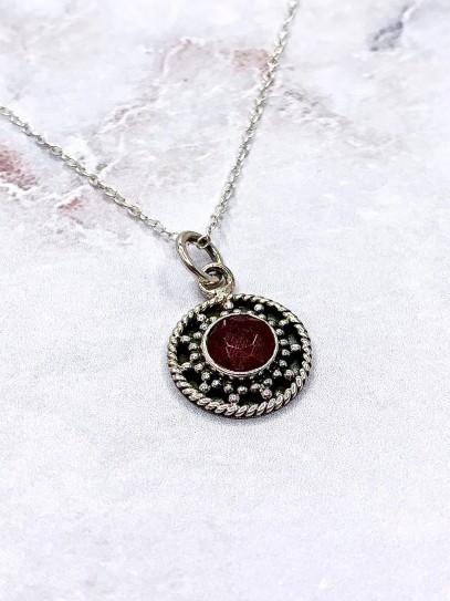 Collar 'Neela' de Rubí