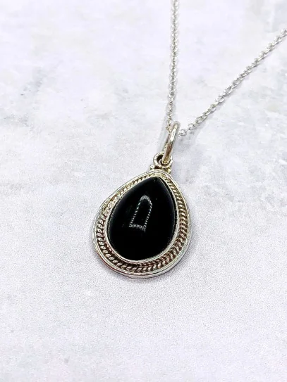 Onyx 'Amazon' necklace