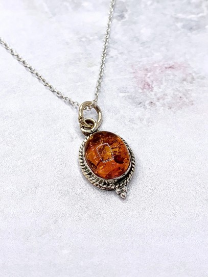 Amber 'Trisha' necklace