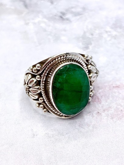 Anillo 'Kiran' de Esmeralda