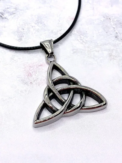 Collar 'Triqueta' de Acero Inoxidable (316L)