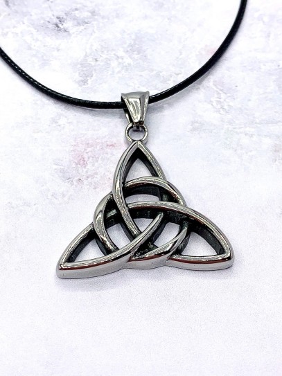 Collar 'Triqueta' de Acero Inoxidable (316L)