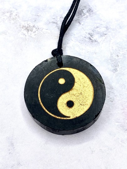 Natural Shungite 'Nakia' necklace