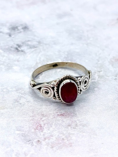 Anillo 'Anahí' de Rubí