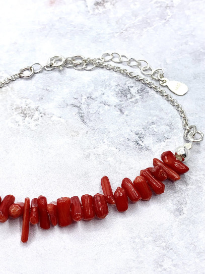 Red Coral 'Akshi' bracelet