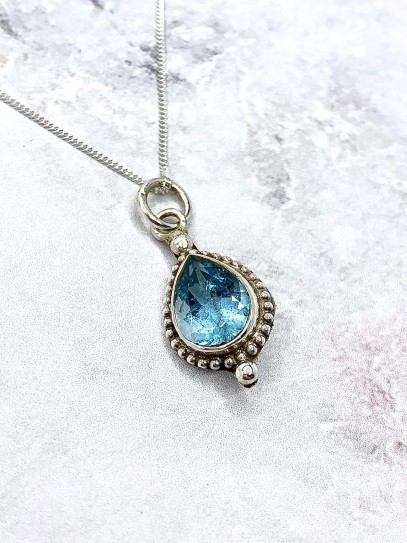 Blue Topaz 'Bali tear' necklace