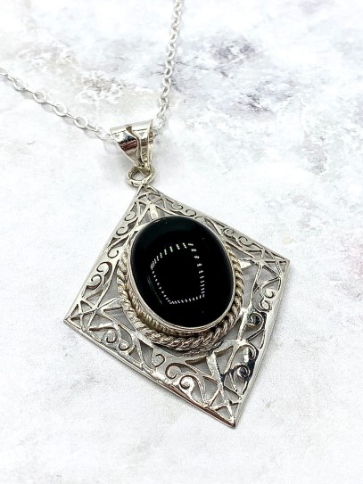 Black Onyx 'Sarisha' necklace