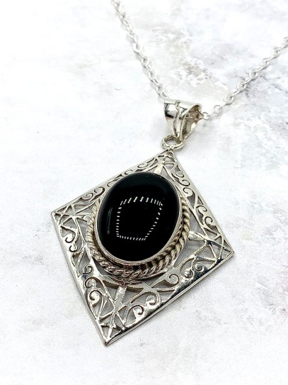 Collar 'Sarisha' de Ónix negro