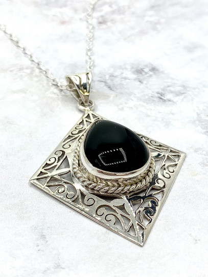 Black Onyx 'Kamini' necklace