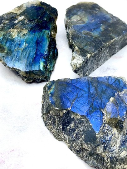 Peça de Labradorita natural