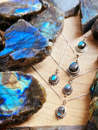 Collar 'Kinari' de Labradorita