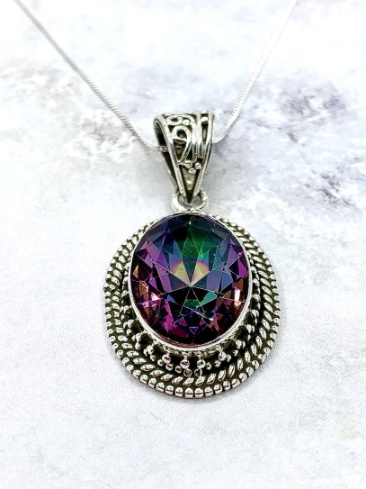 Collar 'Adaya' de Topacio Místico