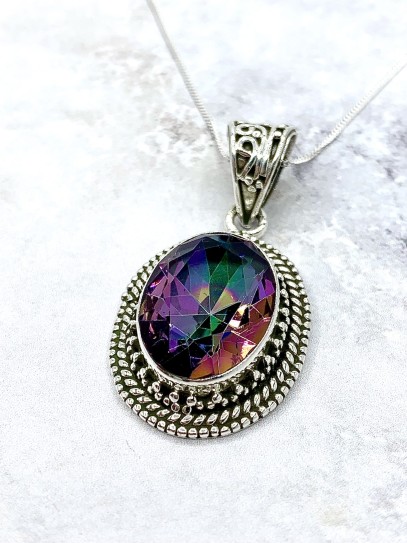 Collar 'Adaya' de Topacio Místico