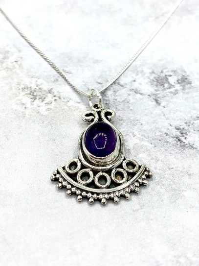 Amethyst 'Sarayu' necklace