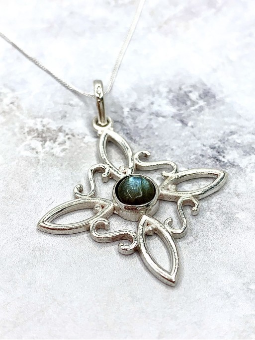 Witches Knot ‘Sabrina’ necklace and Labradorite