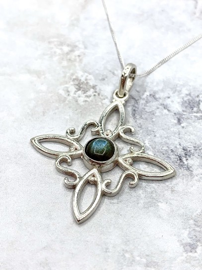 Witches Knot ‘Sabrina’ necklace and Labradorite