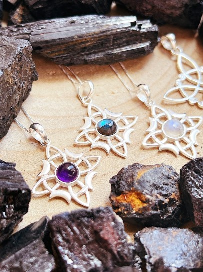 Collaret 'Wanda' de Nus Bruixes i Ametista