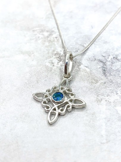 Collaret 'Bridget' de Nus Bruixes i Topazi blau