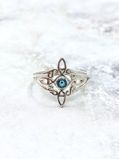 Anillo 'Bridget' de Nudo Brujas y Topacio azul