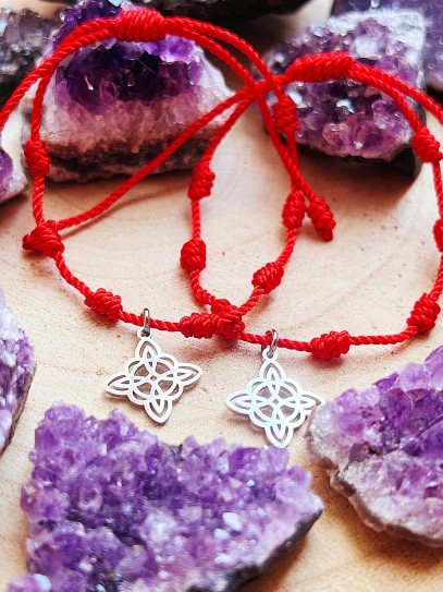 Bracelet of the 7 protection knots and Witches knot