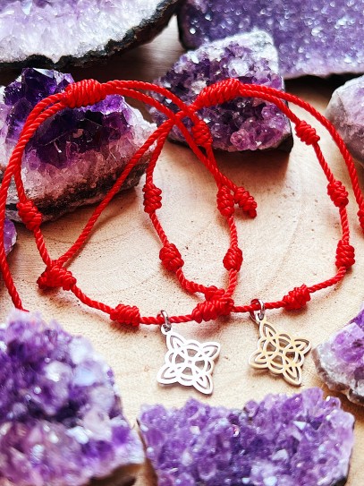 Bracelet of the 7 protection knots and Witches knot