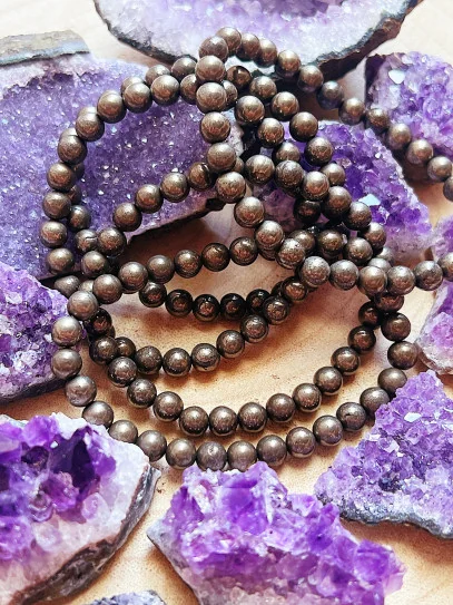 Natural Pyrite 'Asha' bracelet 6mm | Money and success