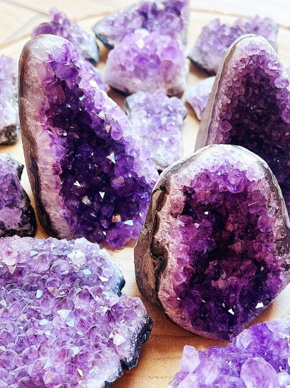 Natural Amethyst druse