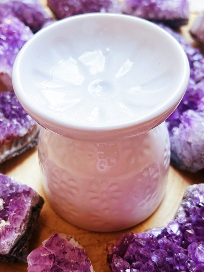 Quemador de aceites esenciales blanco