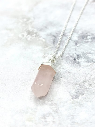 Rose Quartz 'Aishani' necklace
