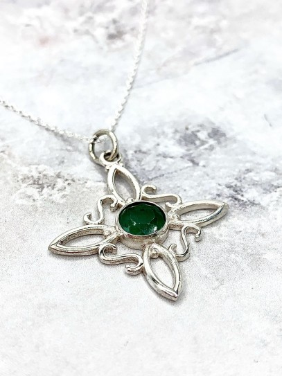 Witches Knot 'Sabrina' Emerald necklace