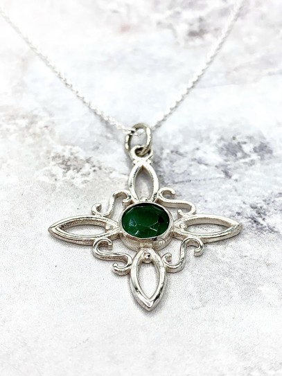 Witches Knot 'Sabrina' Emerald necklace
