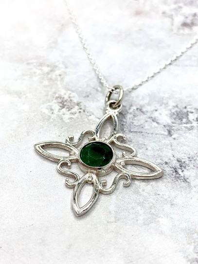 Witches Knot 'Sabrina' Emerald necklace