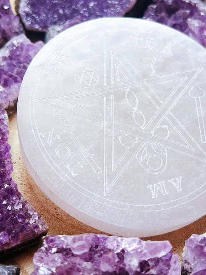 Placa de Selenita con Tetragramatón grabado