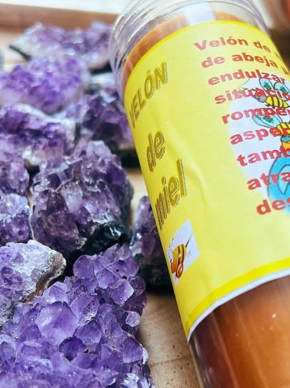 Special honey candle to sweeten