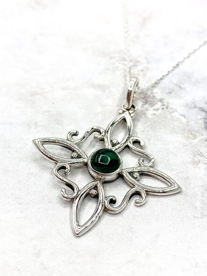 Collar 'Sabrina' de Nudo Brujas y Malaquita